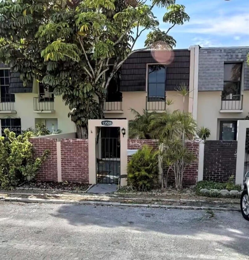 Primary Photo - 13508 NE 20th Ct