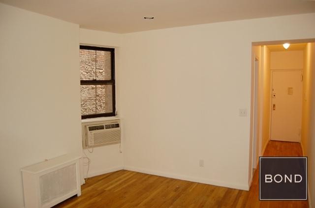 Primary Photo - 334 E 78th St