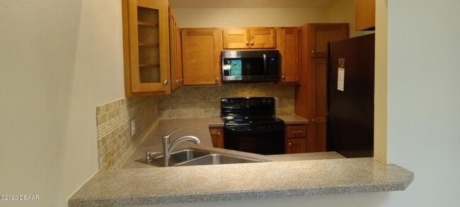 Building Photo - 23 Landings Ln