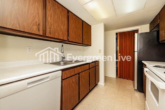Foto del edificio - 5664 Troy Villa Blvd