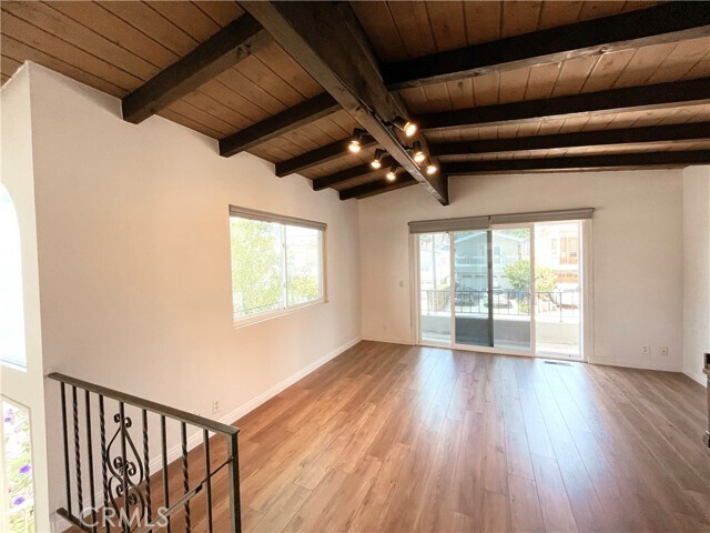 Foto del edificio - 1542 Steinhart Ave