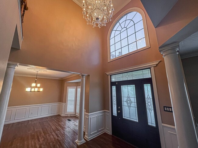 Building Photo - Stunning 4 Bedroom 3 Bathroom Brick Home W...