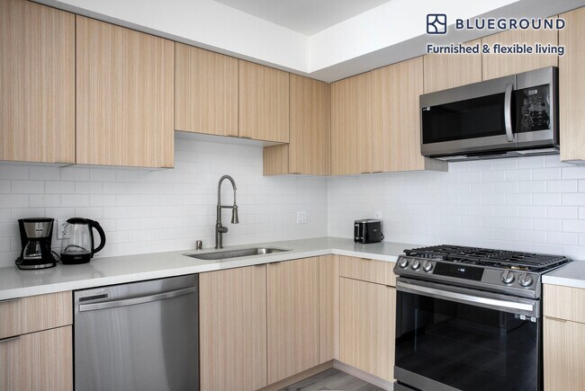 Foto del edificio - 11701 Gateway Blvd