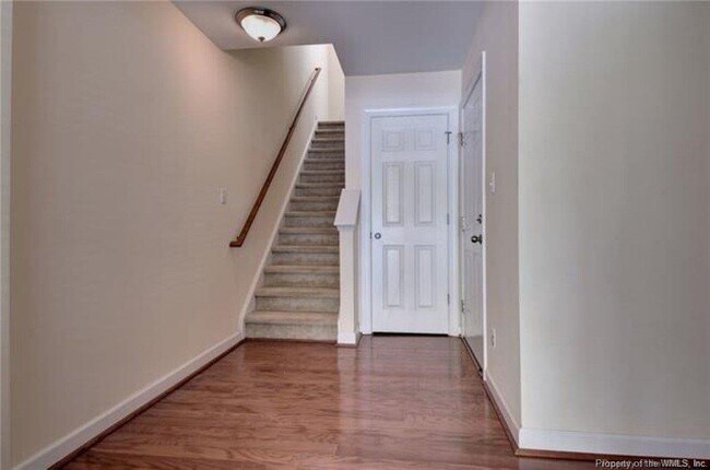 Foto del edificio - 5343 Discovery Park Blvd