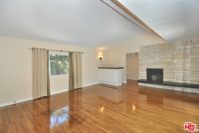 Foto del edificio - 2540 Laurel Pass Ave