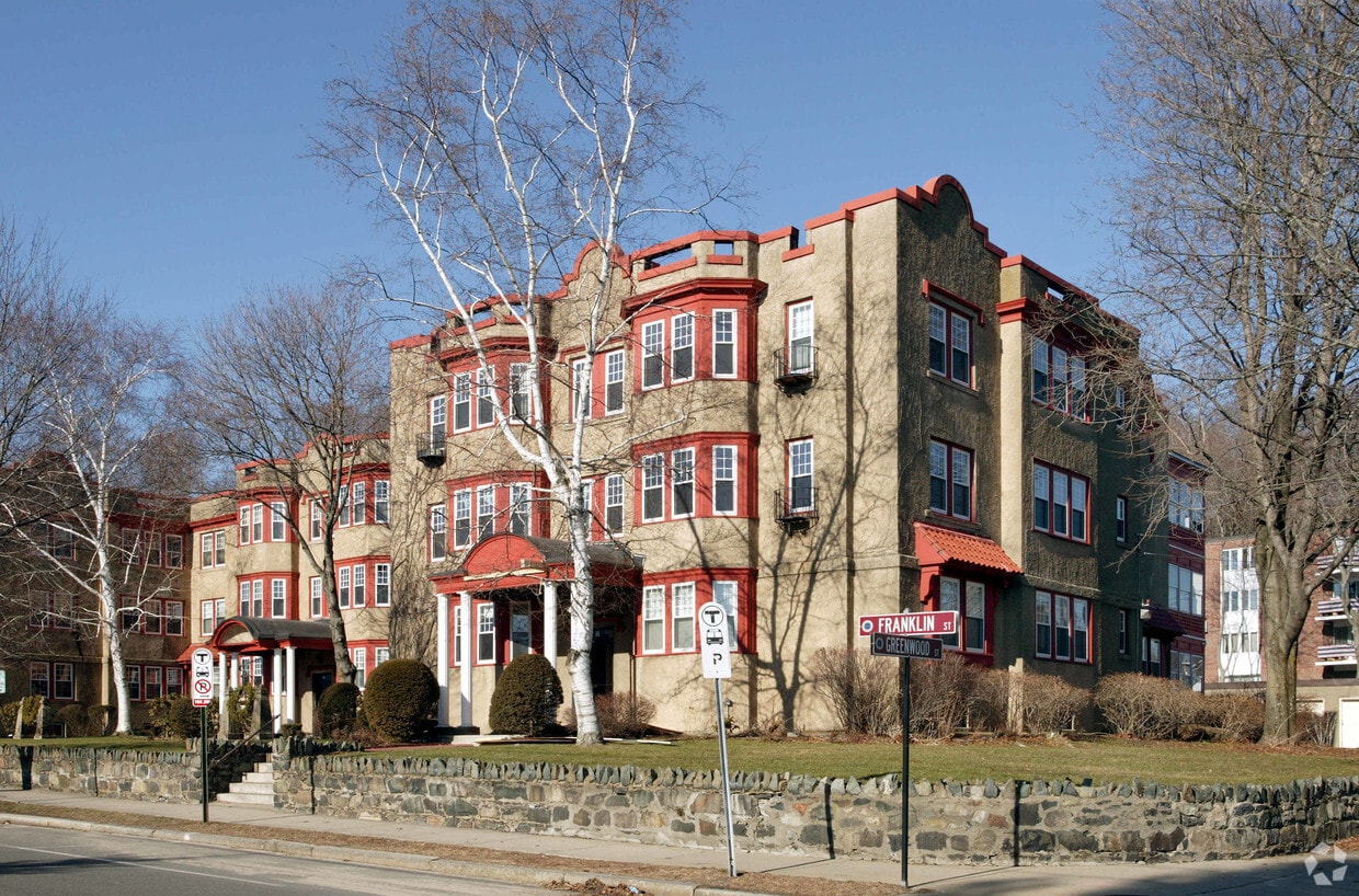 569 Franklin St, Melrose, MA 02176 Apartments Melrose, MA
