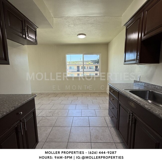 Foto del edificio - 11229 Brockway St