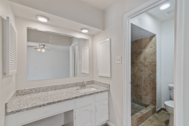 Foto del edificio - 22115 Fincastle Dr