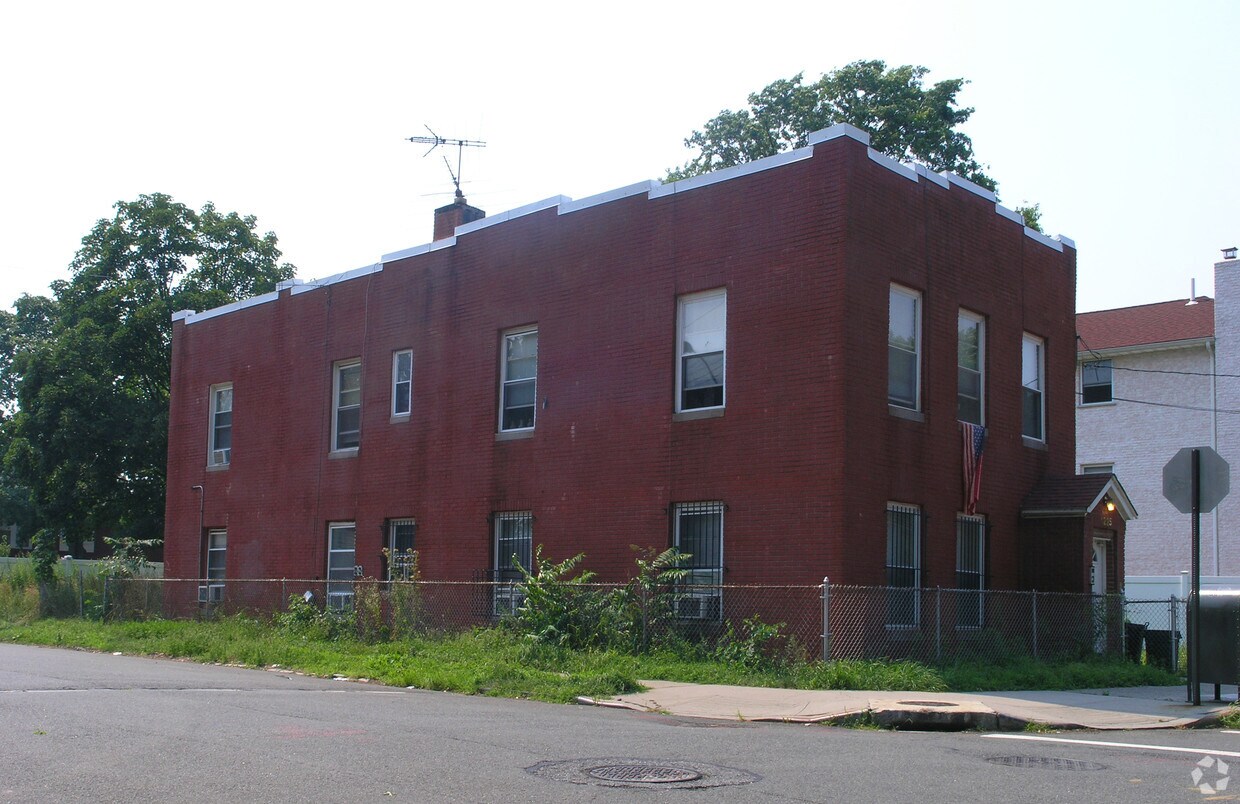 Building Photo - 1225 Hollywood Ave
