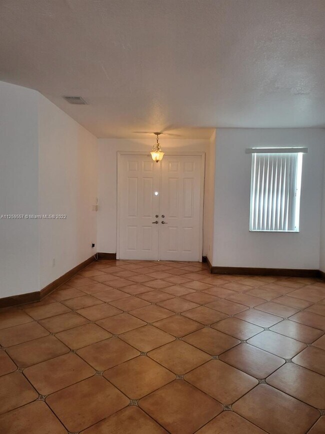 Foto del edificio - 11242 NW 74th Terrace