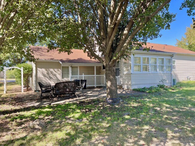 Building Photo - 315 Oak Hill Ave