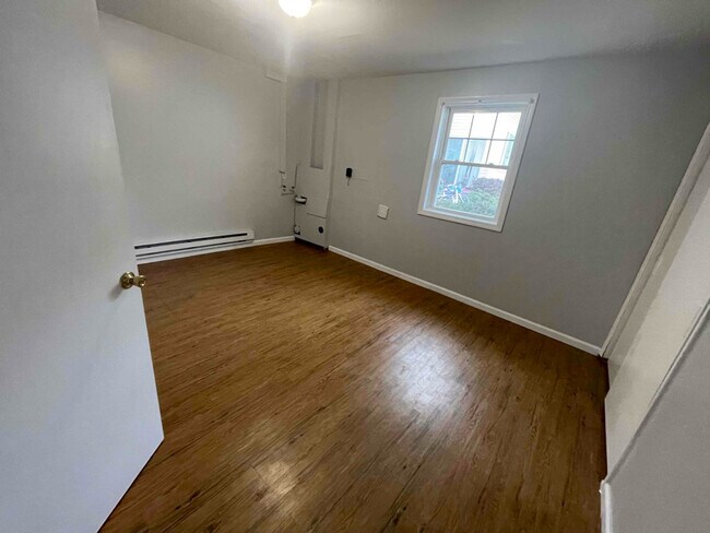 Foto del edificio - 368 Summerhill Rd