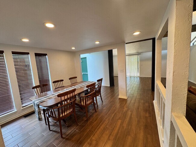 Building Photo - Charming and spacious with thoughtful updates! This 3 bed 2 bath feels new and trendy, schedule y...