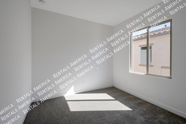 Building Photo - 4533 S Mole