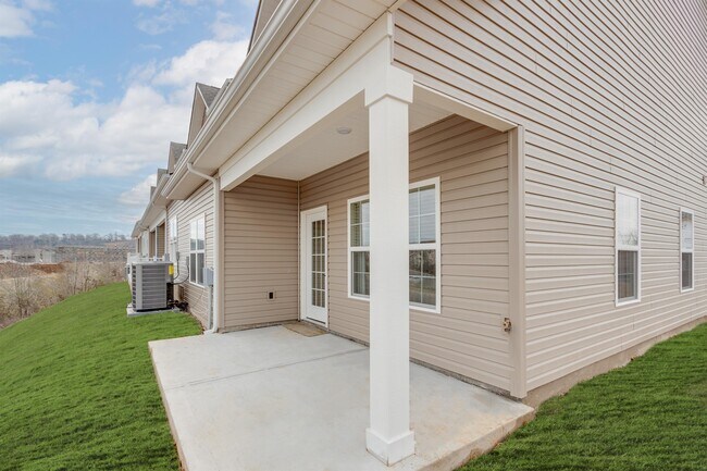 Foto del edificio - 1024 Beech Tree Cv