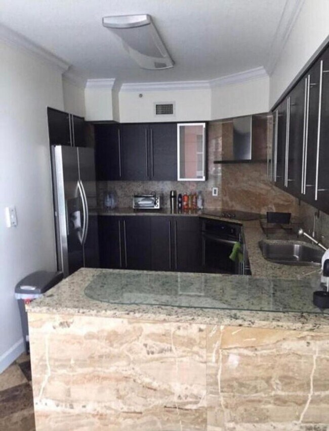 Foto del edificio - 3370 Hidden Bay Dr