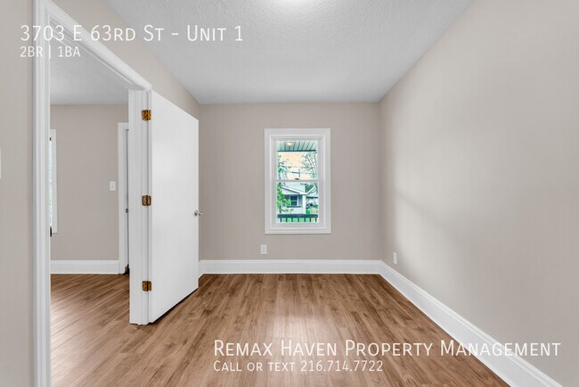 Foto del edificio - 3703 E 63rd St