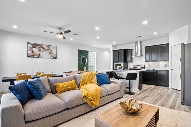 Building Photo - 3121 Crown Gate Dr
