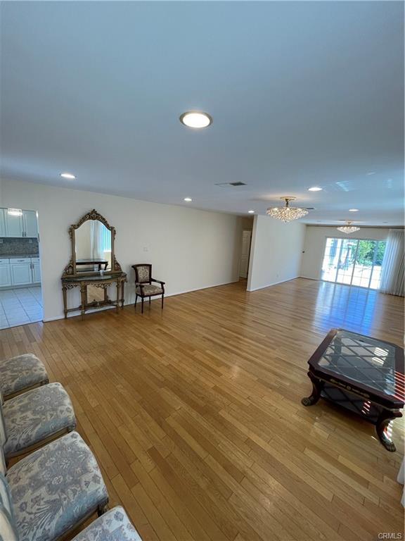 Foto del edificio - 5118 Newcastle Ave