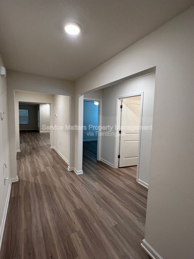 Foto del edificio - 5811 Blackhorse Cir