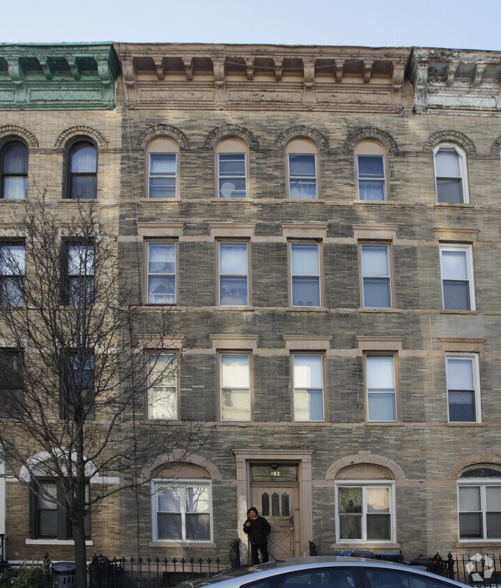 Building Photo - 183 Guernsey St