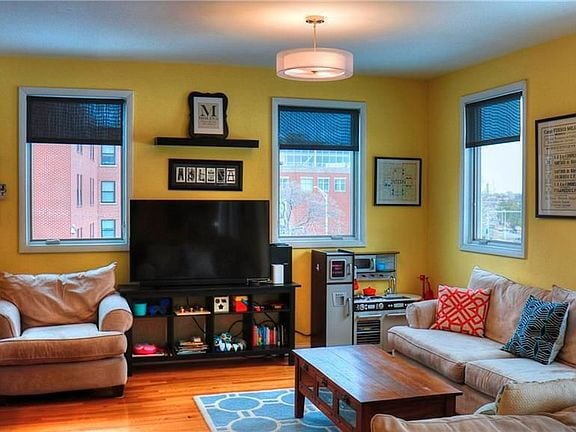 Primary Photo - "Spacious 3-Bed Oasis with Granite Eleganc...