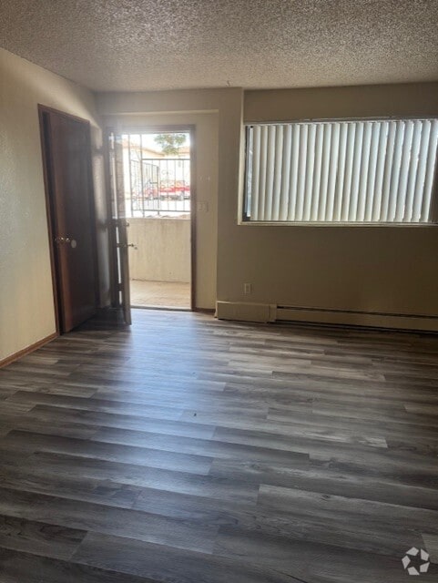 Building Photo - 2103 N Queens Ave