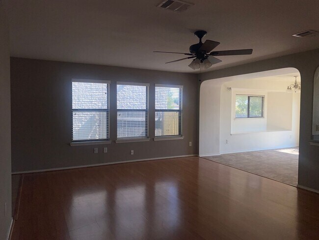 Foto del edificio - 3 BEDROOM, 2 BATH, BELTON ISD