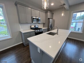 Building Photo - 109 Wanaque Ave
