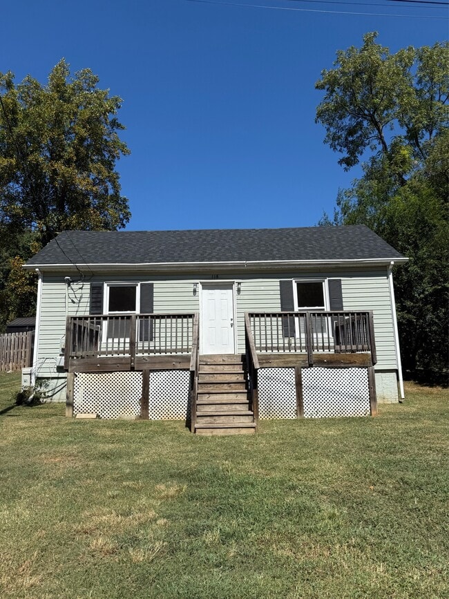 Building Photo - 118 W Carolina Ave