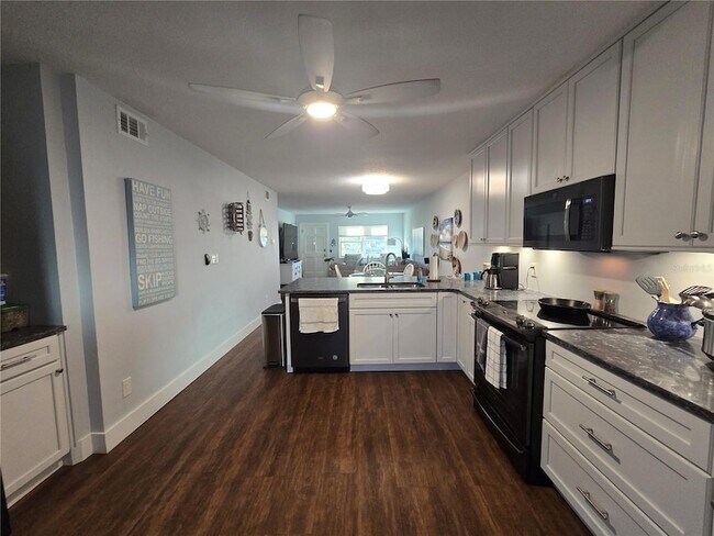 Foto del edificio - 211 Pasadena Ave N