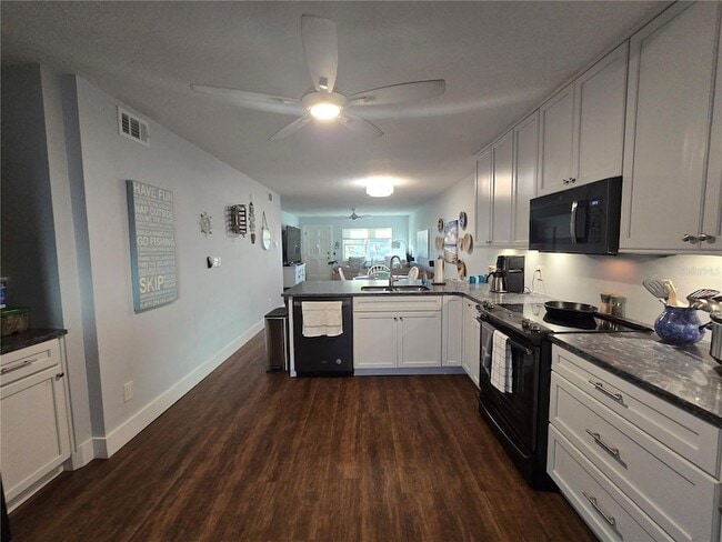 Building Photo - 211 Pasadena Ave N