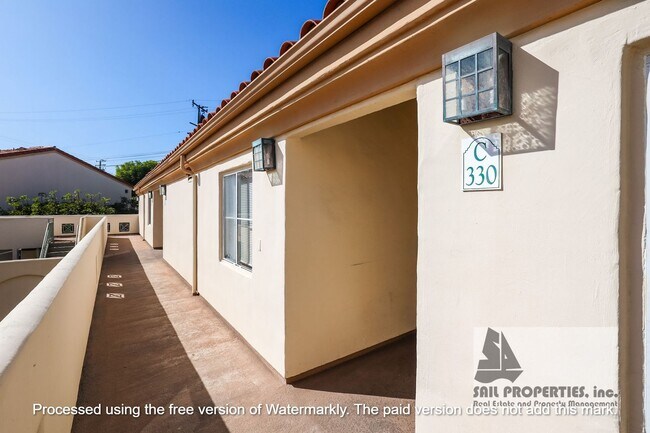 Foto del edificio - Stylish 3-Bedroom Condo in Gated Torrance ...