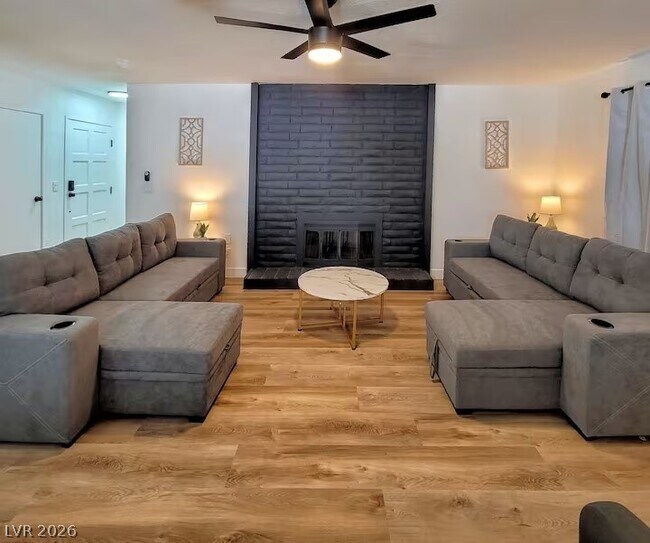 Foto del edificio - 3113 Black Forest Dr
