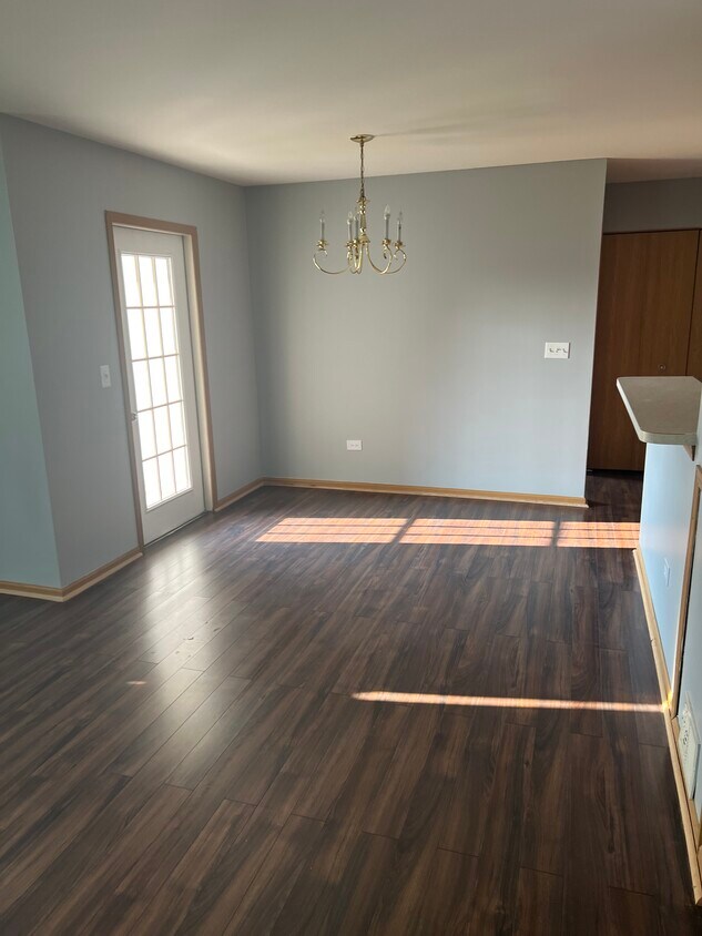Living Room / Dining - 1401 McClure Rd