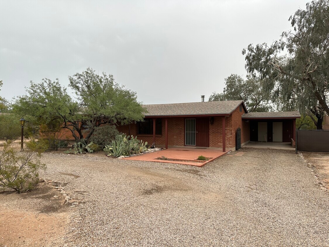 Foto principal - 1416 E Lind Rd