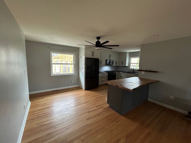 Foto del edificio - 1008 Lambeth Dr