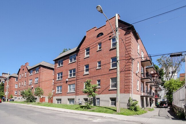 Photo du bâtiment - 5554 Rue Snowdon