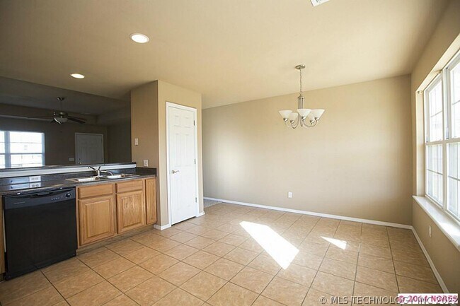 Foto del edificio - 25850 E 90th Pl S