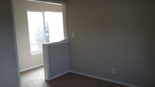 Building Photo - 2409 Wayside Ter NE