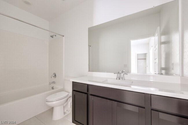 Building Photo - 600 Carriage Hill Dr
