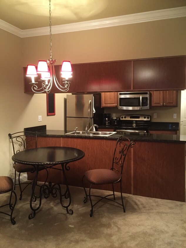 1815 Suncrest Vlg Unit 1815, WV 26505 Condo for Rent in