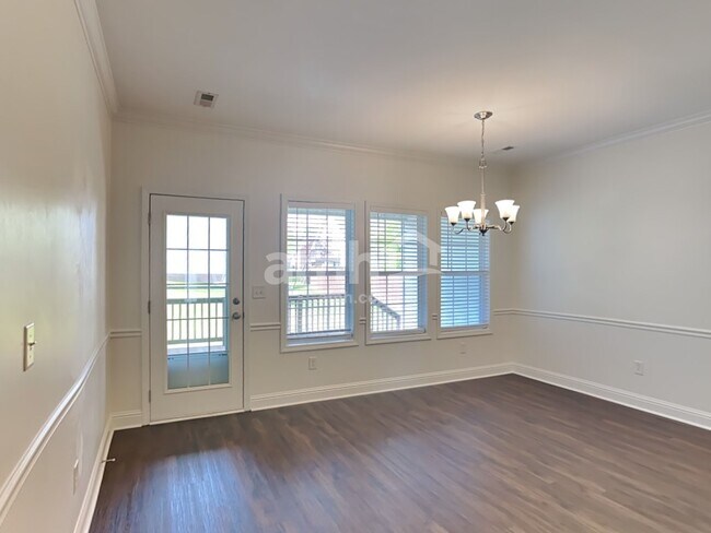 Foto del edificio - 1311 Carmack Ct