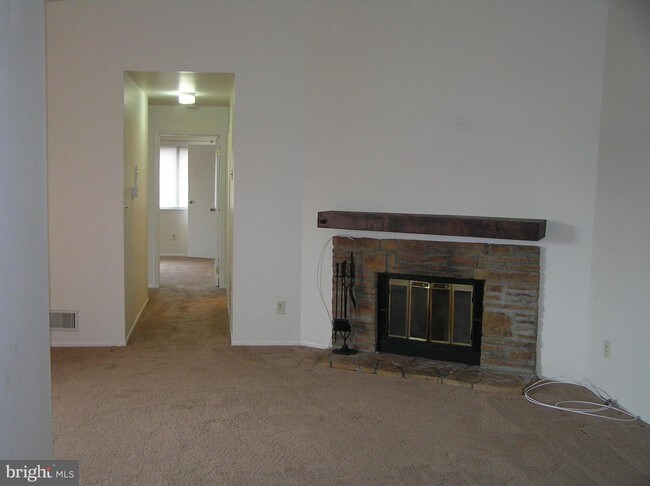 Building Photo - 232 Woodmill Dr