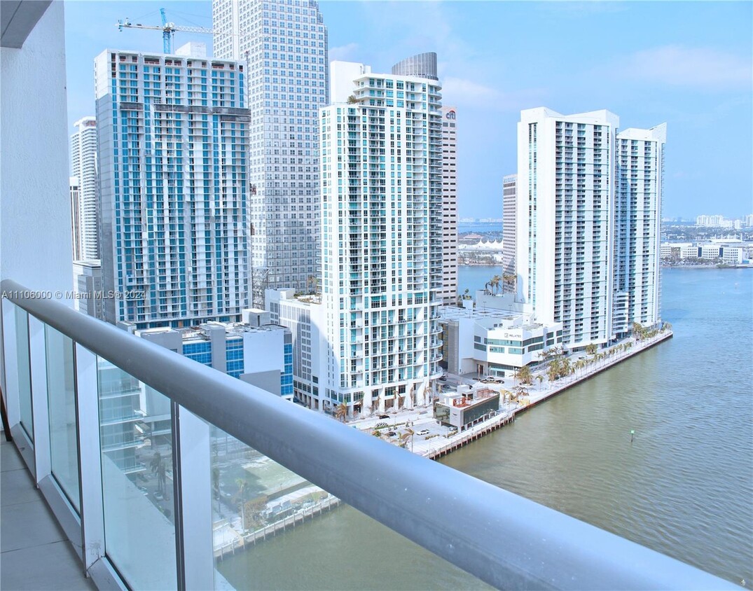 Foto principal - 485 Brickell Ave