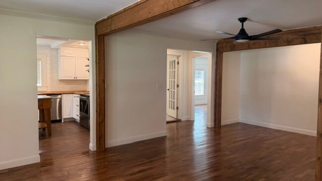 Foto del edificio - 3 Bedroom House with Carport
