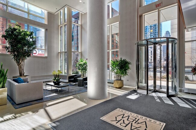 Building Photo - 505 N McClurg Ct