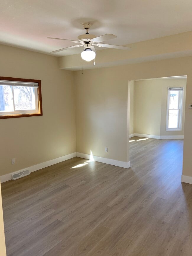 Foto del edificio - 338 Delaware St SE