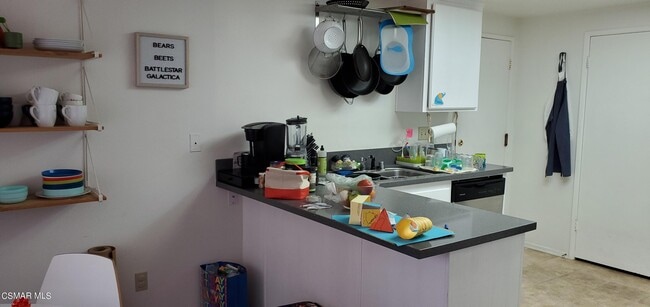 Foto del edificio - 1792 E Avenida De Las Flores