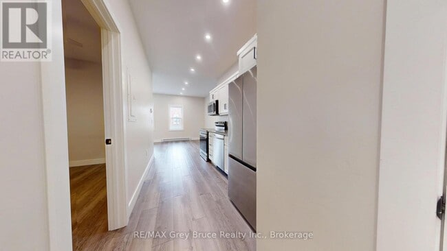 Building Photo - 39 1st Ave S